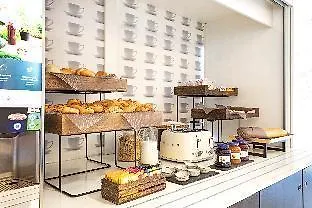 B&B Hotel Verona Готель