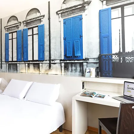 Готель B&B Hotel Verona Верона