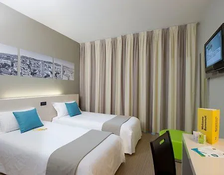 B&B Hotel Verona Готель Верона