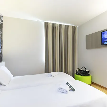 B&B Hotel Verona Готель 3*