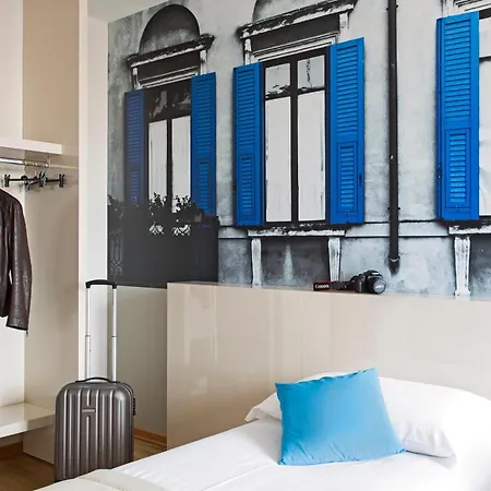 B&B Hotel Verona Готель 3*