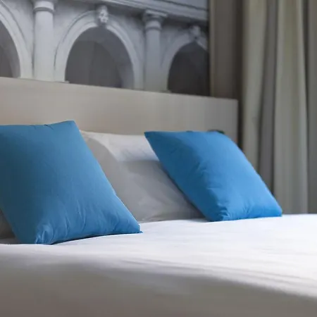 B&B Hotel Verona Готель 3*