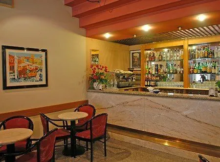 Готель B&B Hotel Verona