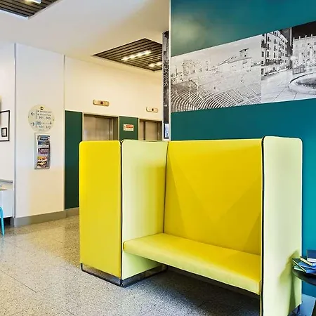 B&B Hotel Verona Готель Верона